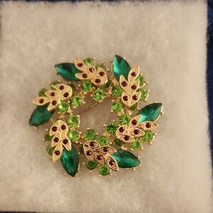 Dana Buchman Wreath BROOCH